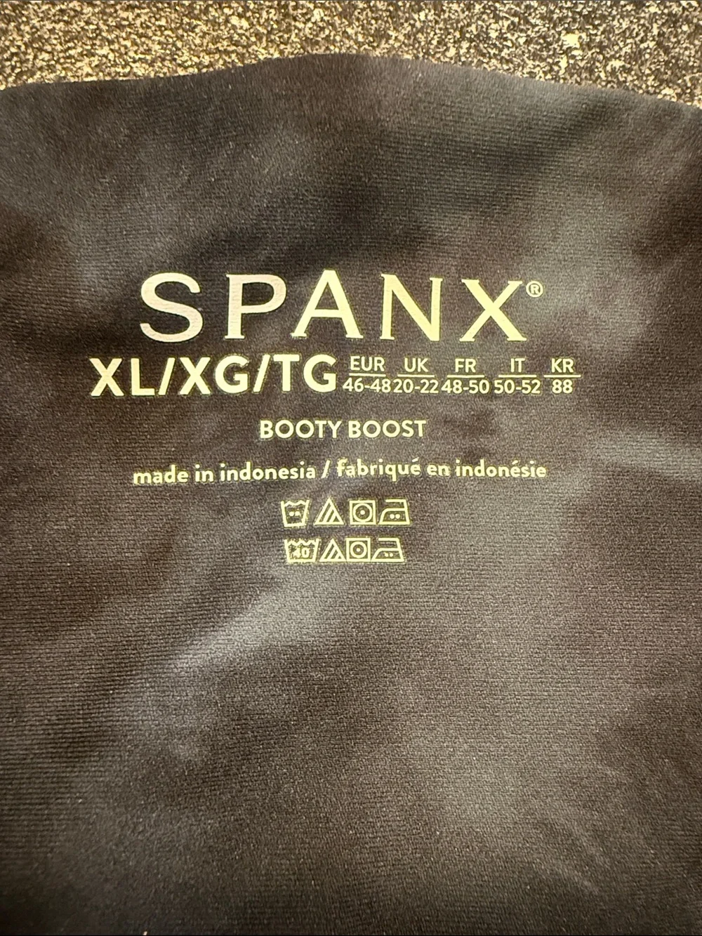 NWT Women’s SPANX Booty Boost Leggings - Black Tie Dye Print - size XL - Picture 2 of 7